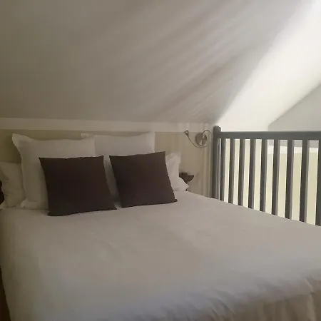 Couette-café La Clarté 3*